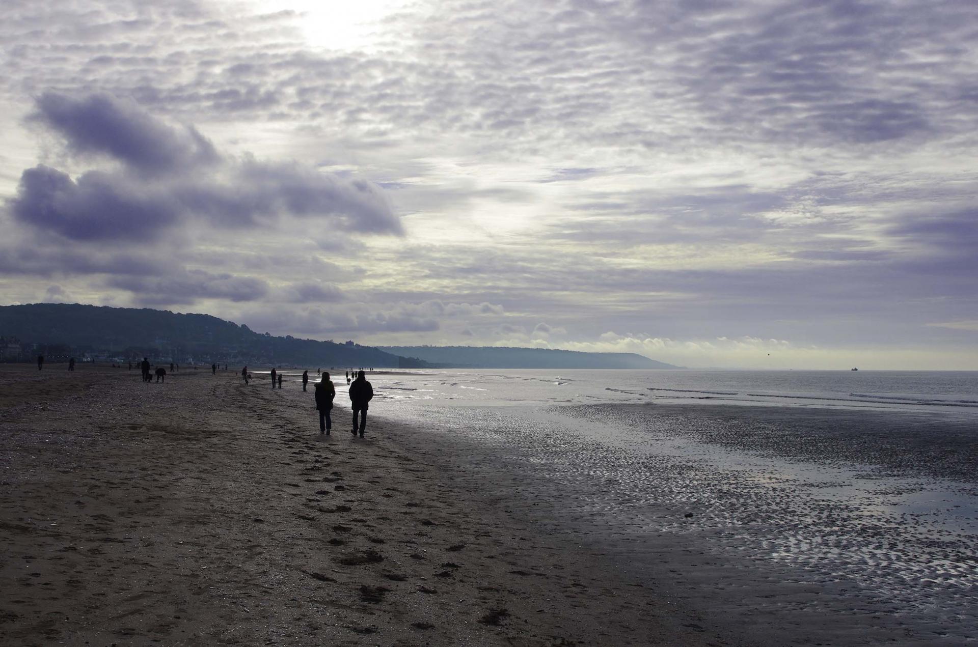 Plage de Deauville au soleil couchant