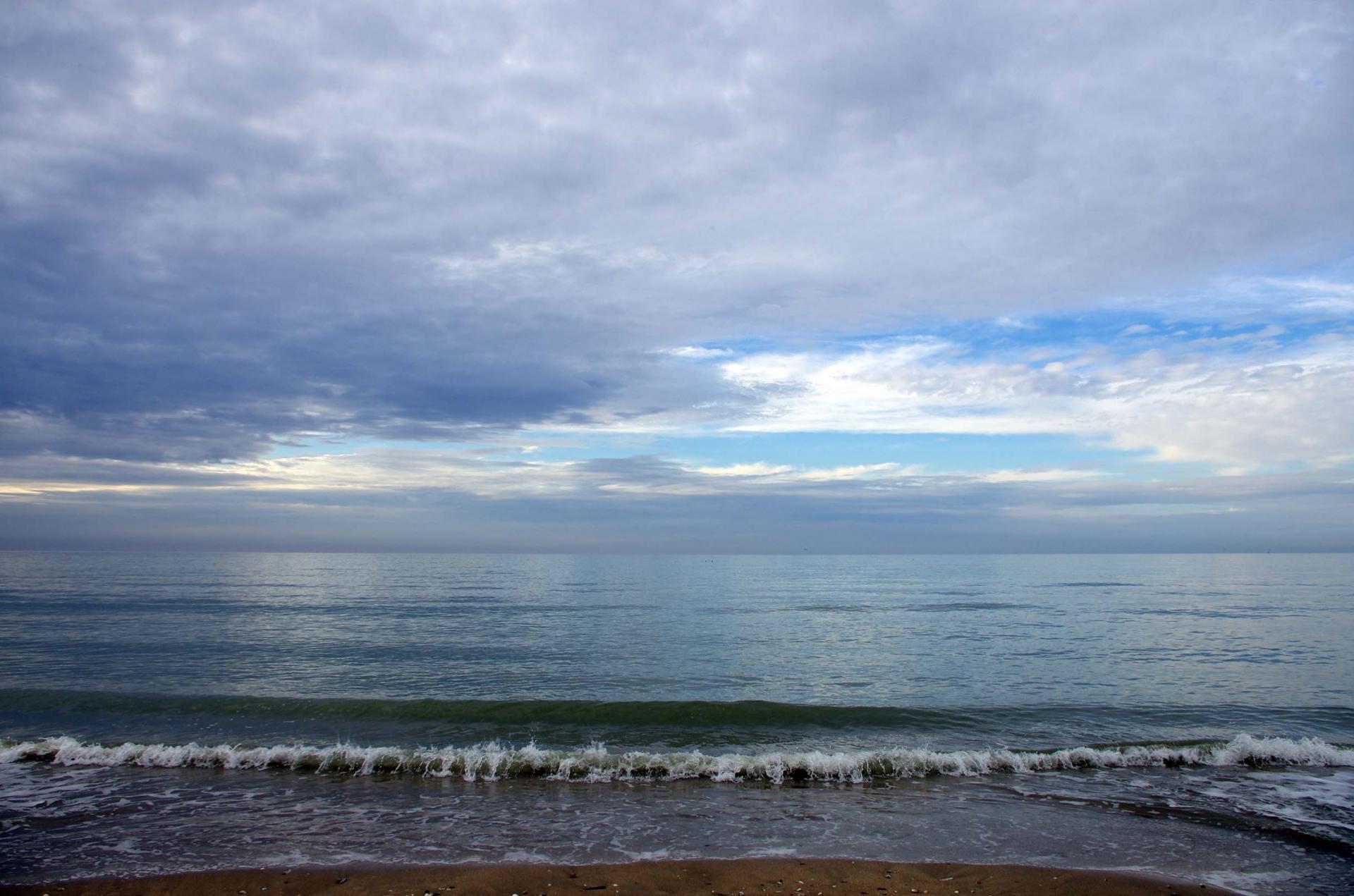 Plage de Deauville : vaguelettes